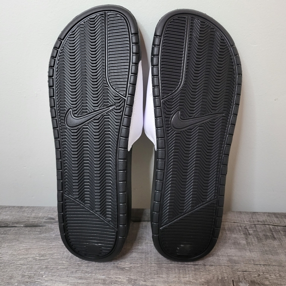 New Men\'s Size 14 Nike Benassi JDI Slides White/Black